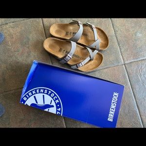 Stone mayari Birkenstock’s